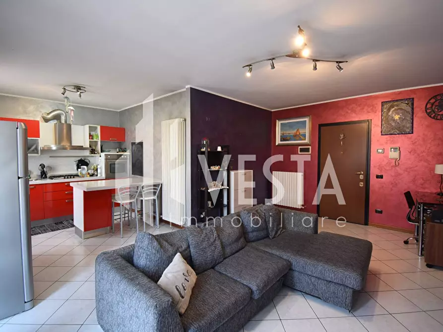 Immagine 1 di Appartamento in vendita  in Via Mascagni a Merate