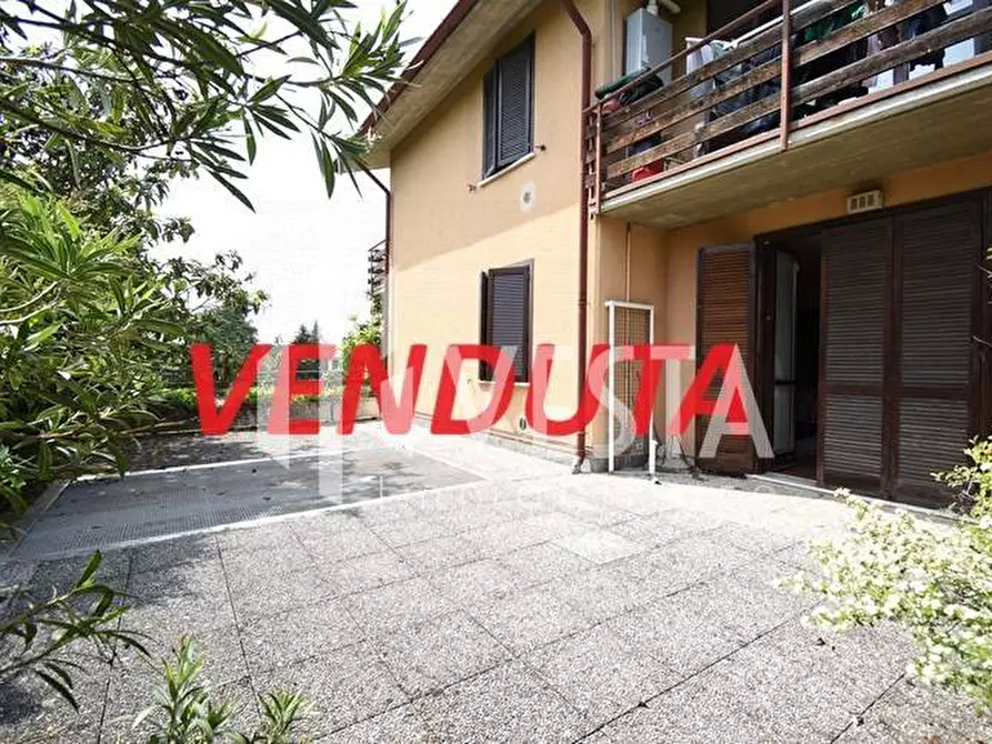 Immagine 1 di Appartamento in vendita  in Via Belvedere a Montevecchia