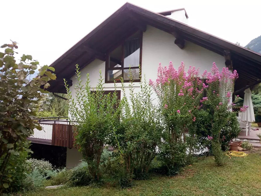 Immagine 1 di Villa in vendita  in MARTIGNANO a Trento