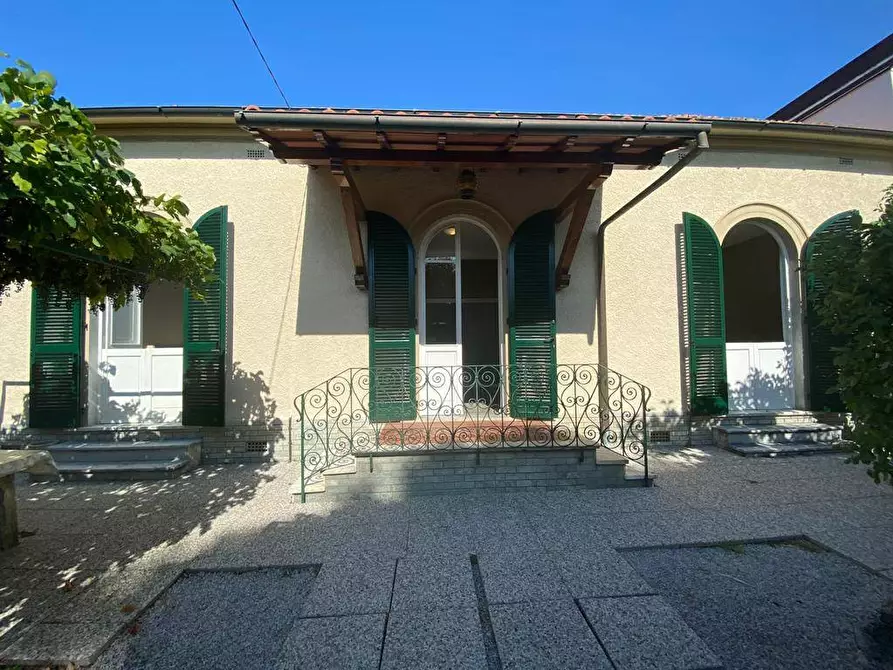 Immagine 1 di Casa indipendente in affitto  in via Trento a Forte Dei Marmi