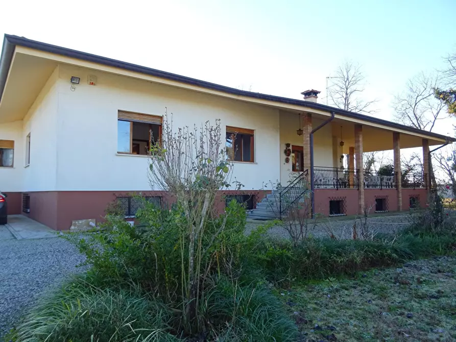 Immagine 1 di Villa in vendita  in Via Verdi a Bagnaria Arsa