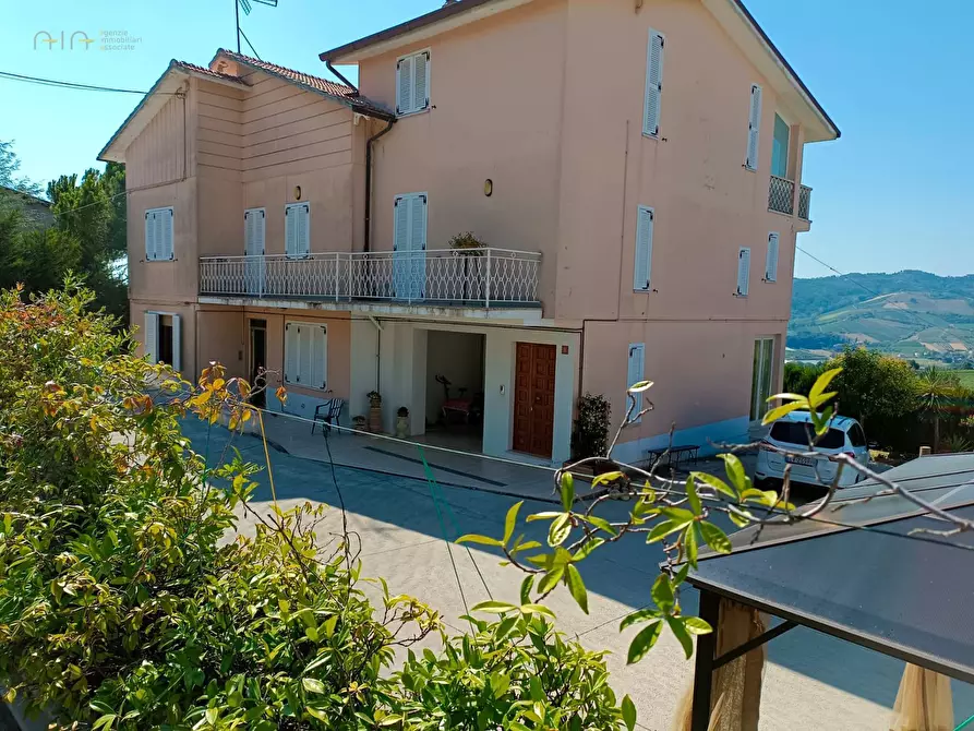 Immagine 1 di Villa in vendita  a Porto San Giorgio