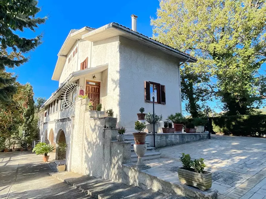 Immagine 1 di Villa in vendita  in via dei nasturzi a Ascoli Piceno