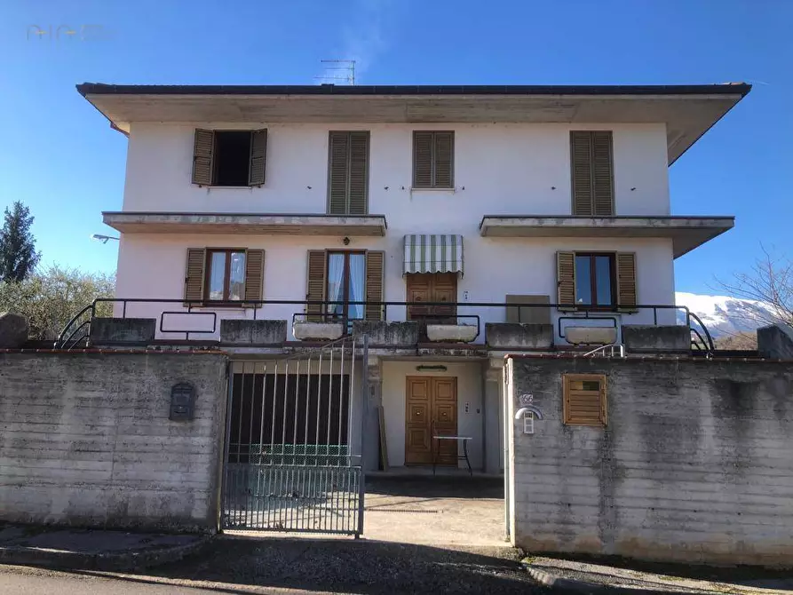Immagine 1 di Villa in vendita  in Loc. Villa Rustici a Amandola