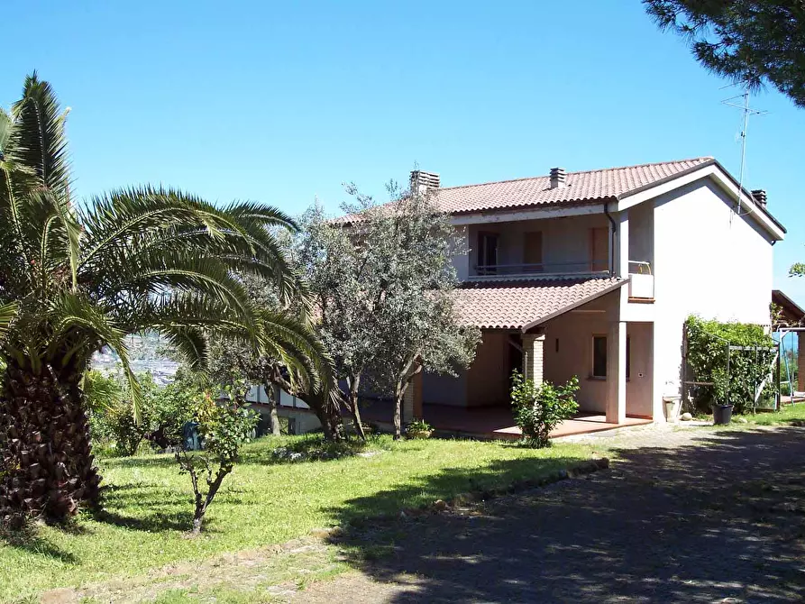 Immagine 1 di Villa in vendita  in Fratte Grandi a Ancarano