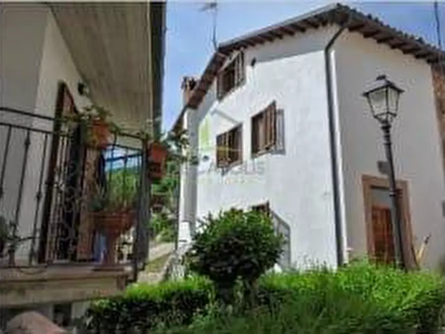 Immagine 1 di Casa indipendente in vendita  in Valle Castellana a Ancarano