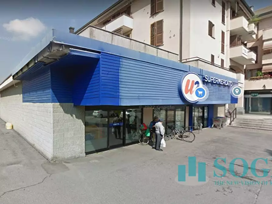 Immagine 1 di Locale commerciale in affitto  in via Roma a Lentate Sul Seveso