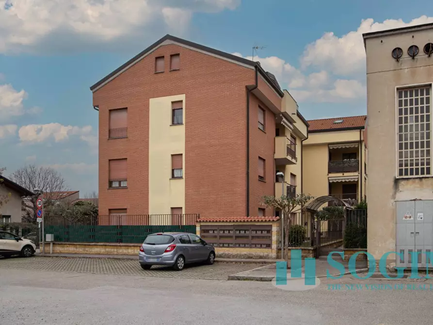 Immagine 1 di Appartamento in vendita  in Via Giuseppe Parini a Arosio