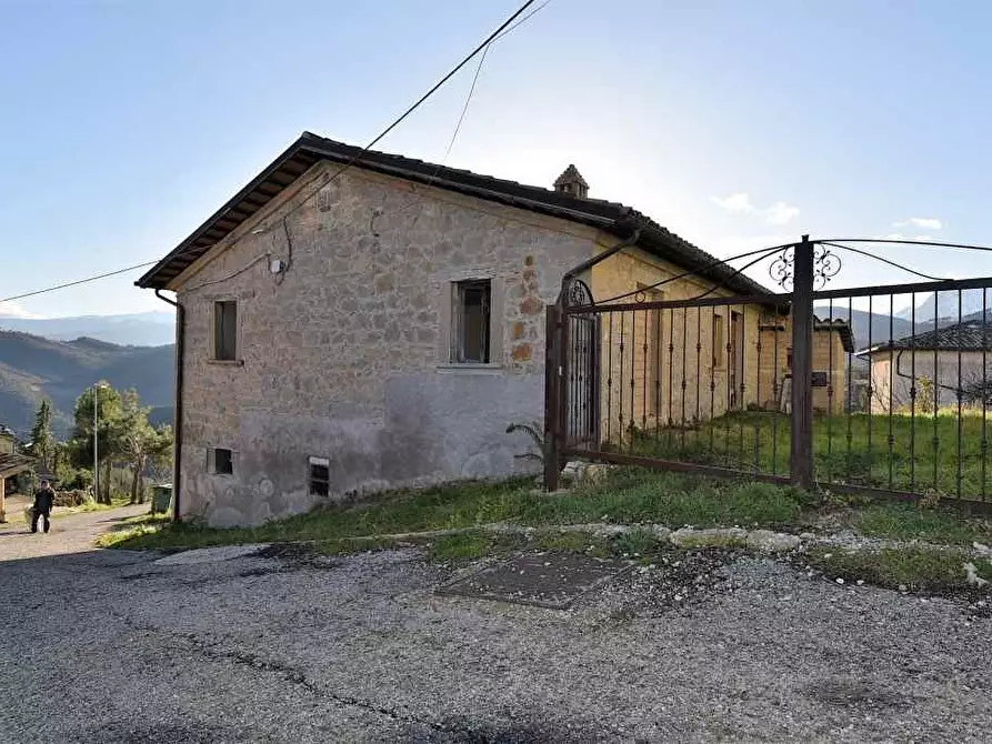 Immagine 1 di Rustico / casale in vendita  in osoli a Roccafluvione