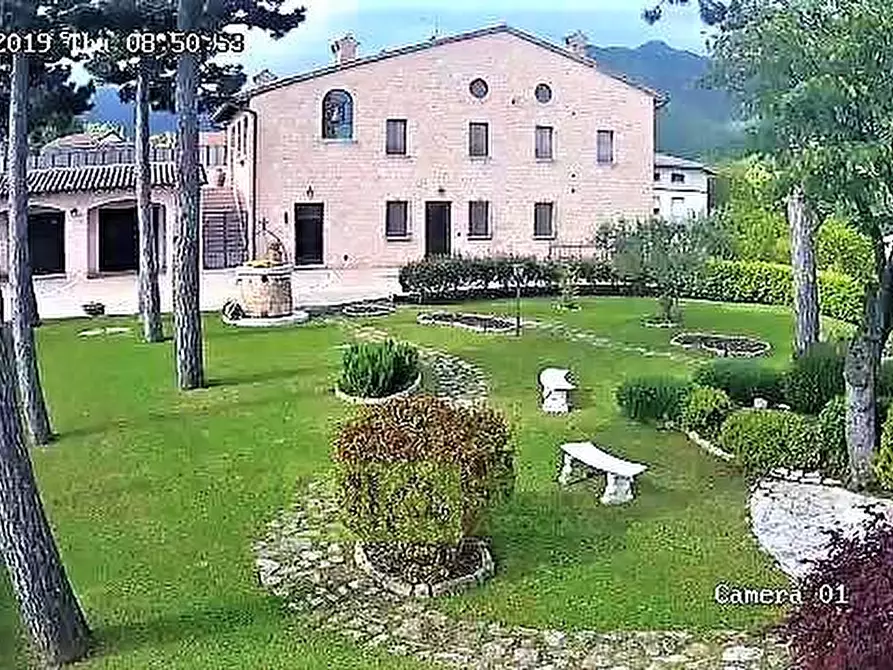 Immagine 1 di Villa in vendita  in serra a Cagli