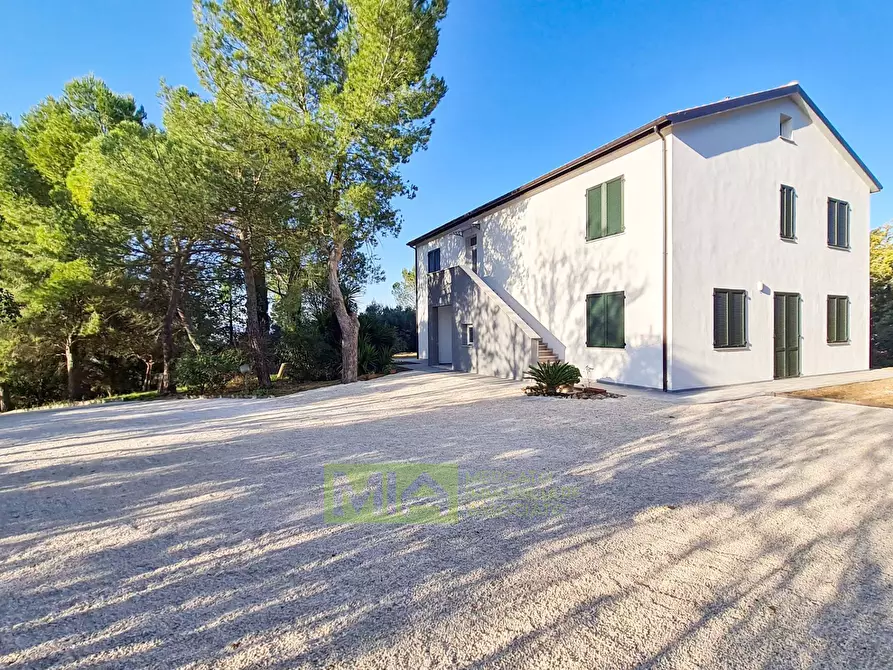 Immagine 1 di Villa in vendita  in Contrada Zoccolanti a Potenza Picena