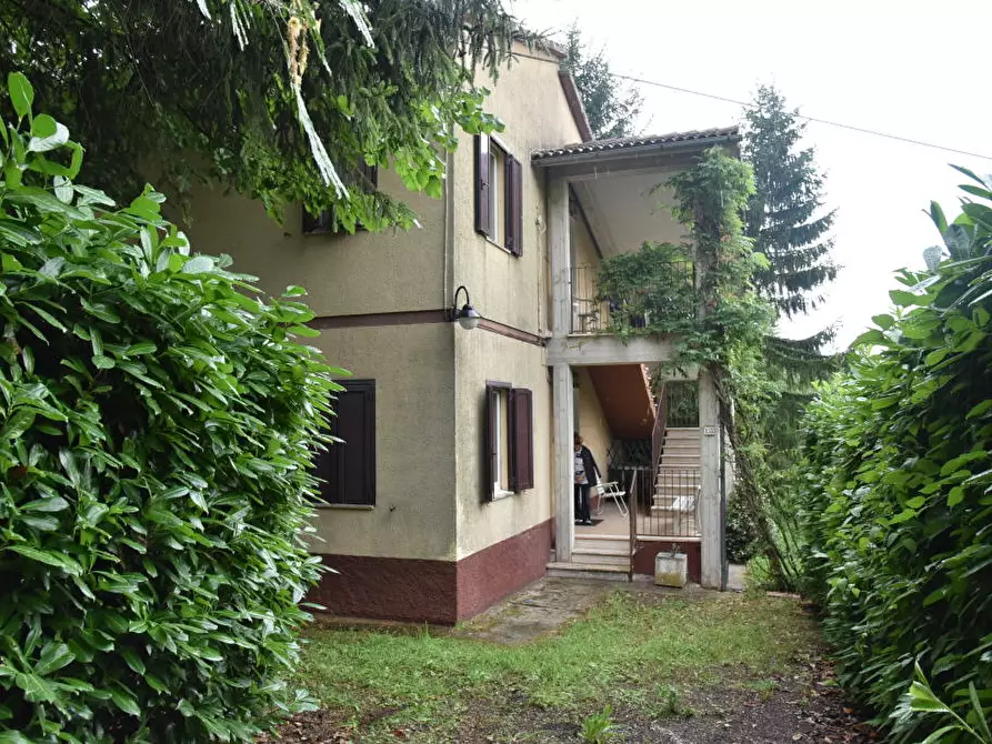 Immagine 1 di Casa indipendente in vendita  a Sarnano