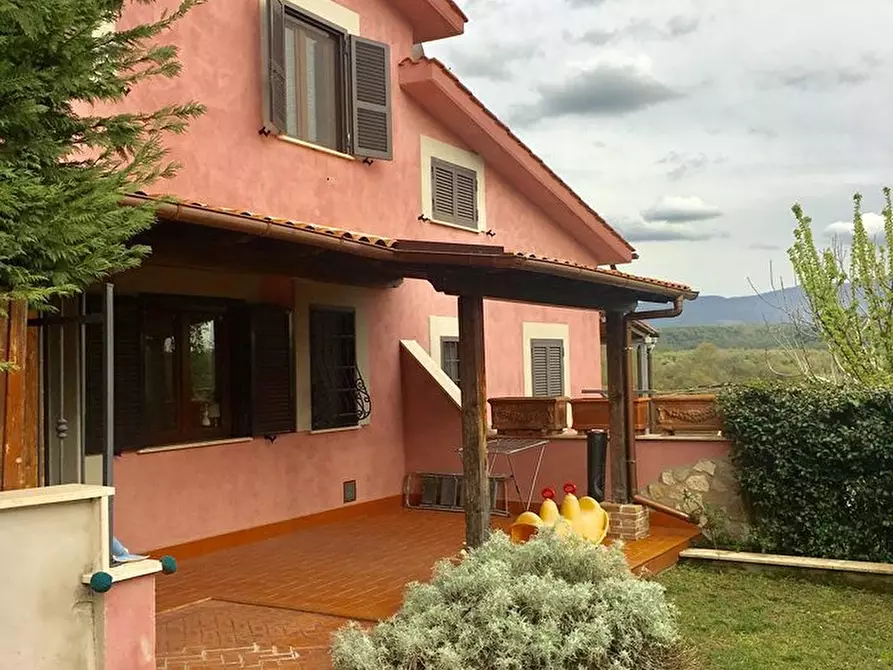 Immagine 1 di Villa in vendita  in Via dell'Acqua Fredda a Fara In Sabina