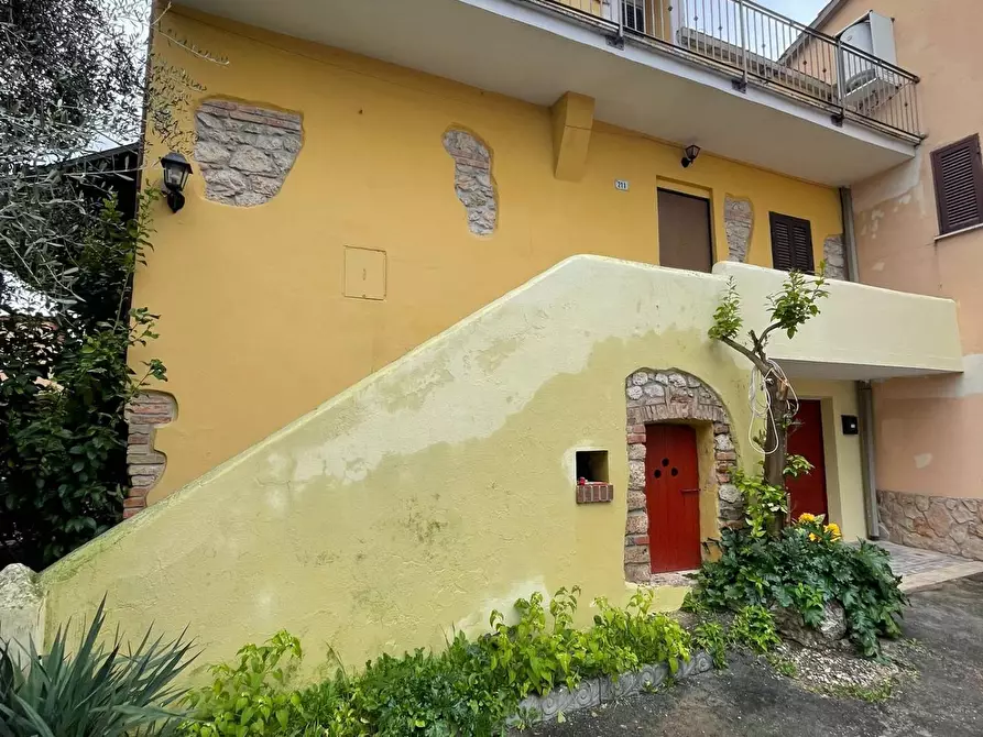 Immagine 1 di Appartamento in vendita  in Via Farense a Fara In Sabina