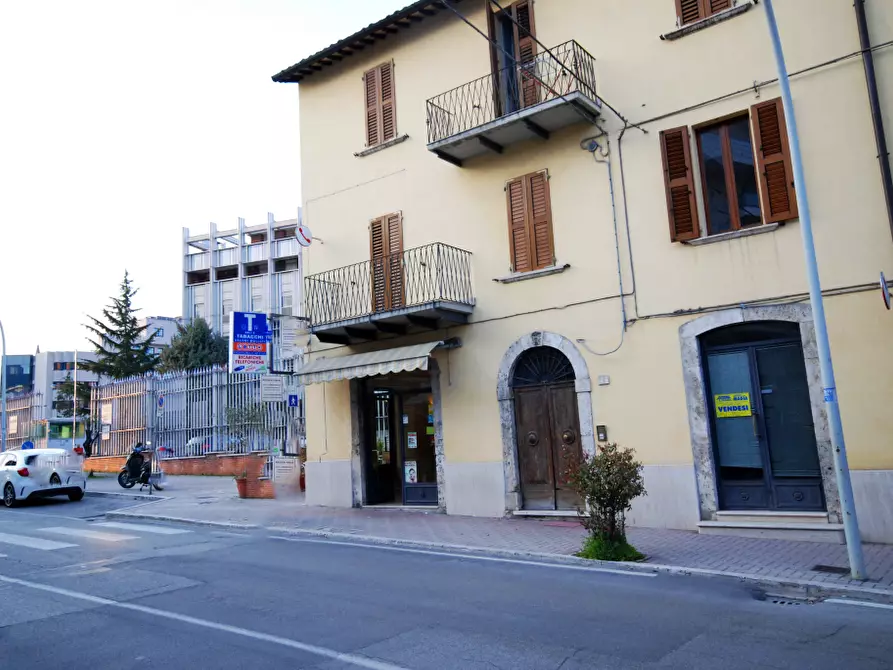 Immagine 1 di Negozio in affitto  a Ascoli Piceno