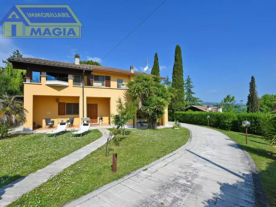 Immagine 1 di Villa in vendita  a Maltignano