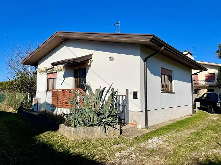 Immagine 1 di Casa indipendente in vendita  a Staranzano