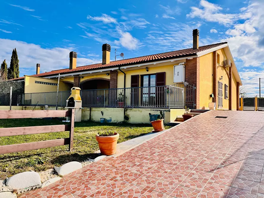 Immagine 1 di Casa indipendente in vendita  in via cassiano a Monte San Vito