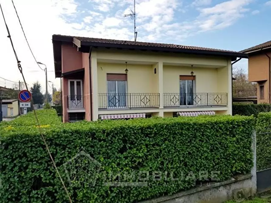 Immagine 1 di Villa in vendita  in BRESSANA BOTTARONE BOTTARONE a Bressana Bottarone