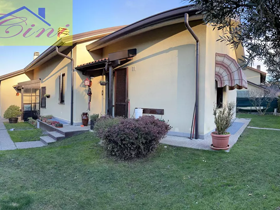 Immagine 1 di Villa in vendita  in VIA BAZZONA SUPERIORE a Galbiate