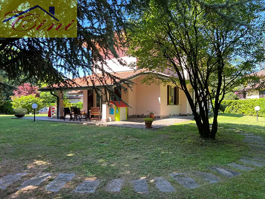 Immagine 1 di Villa in vendita  in via salita bosisiolo a Oggiono