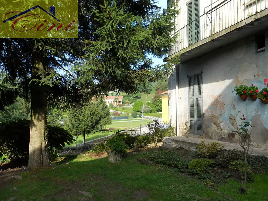 Immagine 1 di Appartamento in vendita  in VIA DANTE a Colle Brianza