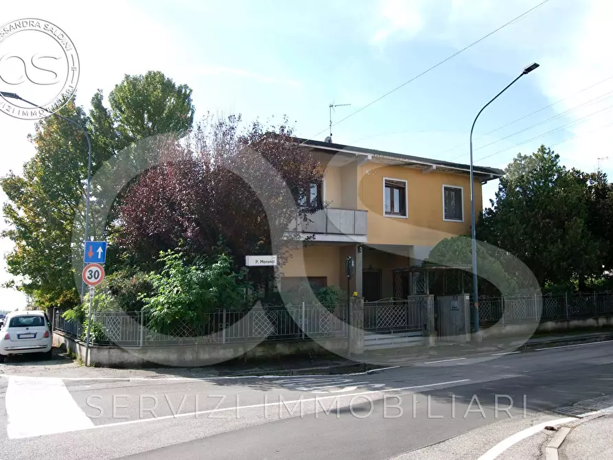 Immagine 1 di Villa in vendita  in via Morandi a Manerbio