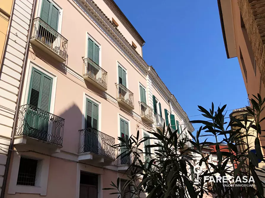Immagine 1 di Appartamento in vendita  in Via Vincenzo Irelli a Teramo