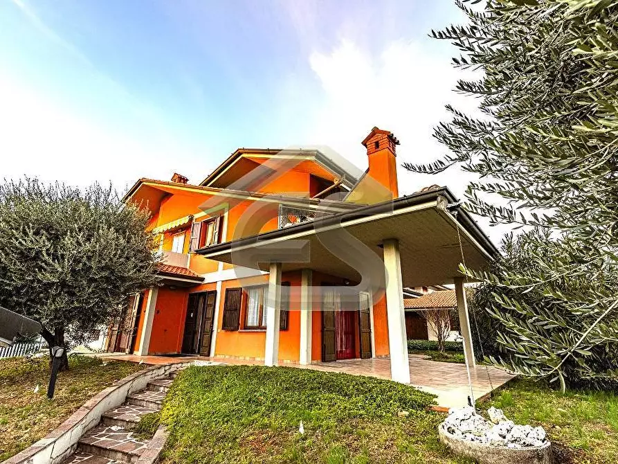 Immagine 1 di Villa in vendita  in Via Monte Grappa a Ardesio