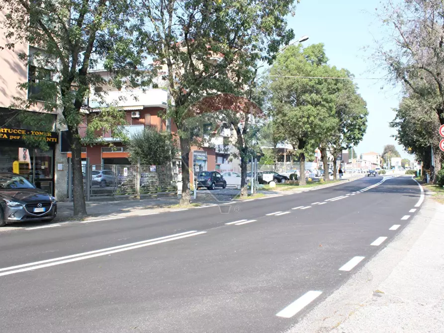 Immagine 1 di Locale commerciale in vendita  in VIA PER FAGNANO a Busto Arsizio