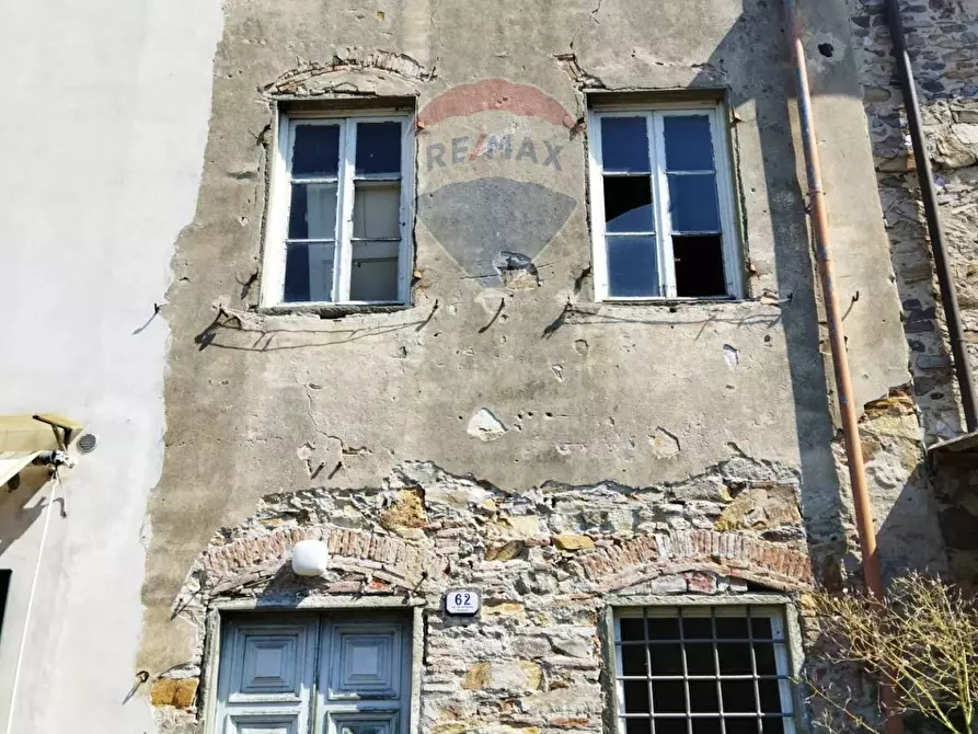 Immagine 1 di Casa indipendente in vendita  a Lucca