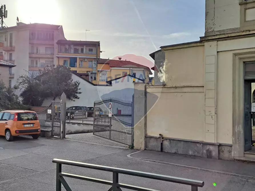 Immagine 1 di Posto auto in affitto  in via Roma a Settimo Torinese