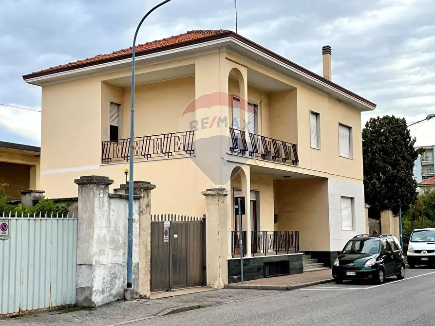 Immagine 1 di Villa in vendita  in Via Don Minzoni a Bussero