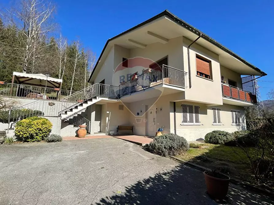Immagine 1 di Villa in vendita  in LOCALITA' DESERTOLI a Fabbriche Di Vergemoli