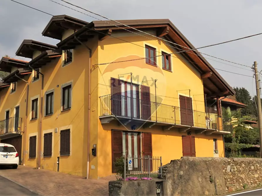 Immagine 1 di Casa indipendente in vendita  in via provinciale a Pettenasco