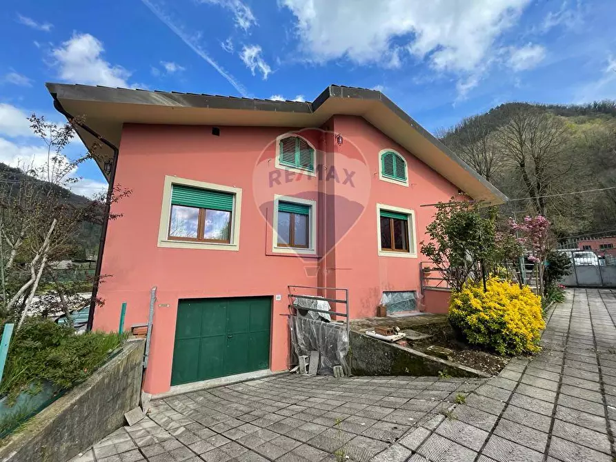 Immagine 1 di Villa in vendita  in LOCALITA' GRECO a Borgo A Mozzano