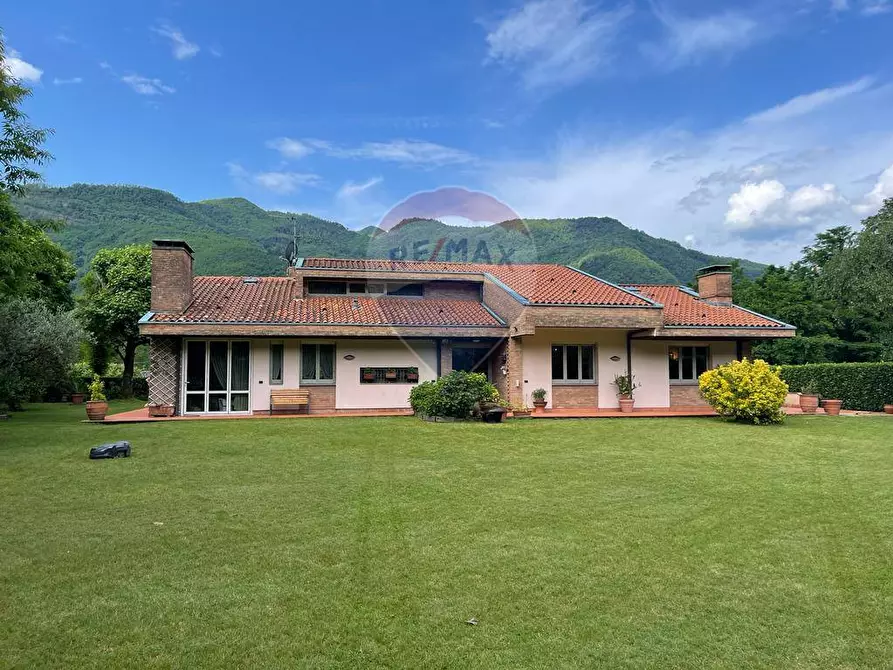 Immagine 1 di Villa in vendita  in CORSO NAZIONALE a Coreglia Antelminelli
