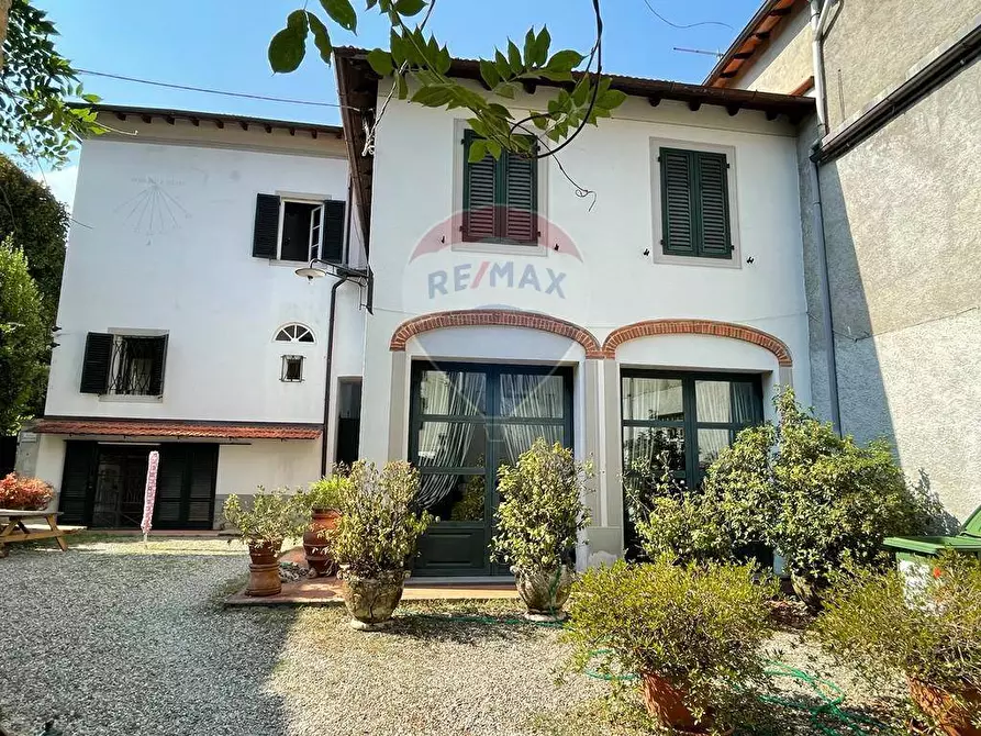 Immagine 1 di Casa indipendente in vendita  in Piazza Edoardo Tolomei Bagni di Lucca a Fabbriche Di Vergemoli