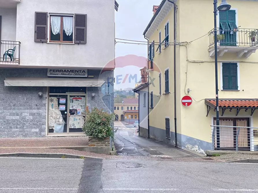 Immagine 1 di Negozio in vendita  in via nazionale a Giusvalla