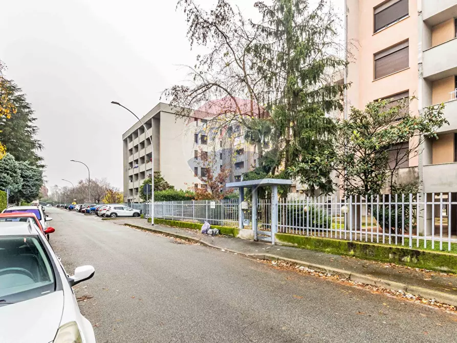 Immagine 1 di Appartamento in vendita  in DEI PIOPPI a Legnano