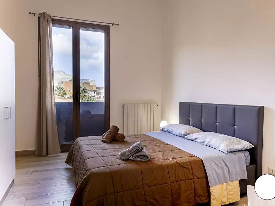 Immagine 1 di Appartamento in affitto  in Via Volturno a Palermo