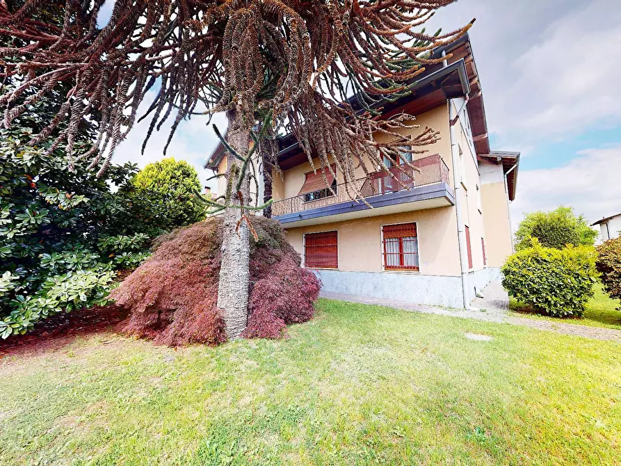 Immagine 1 di Villa in vendita  in via monte cimone a Castiglione Olona