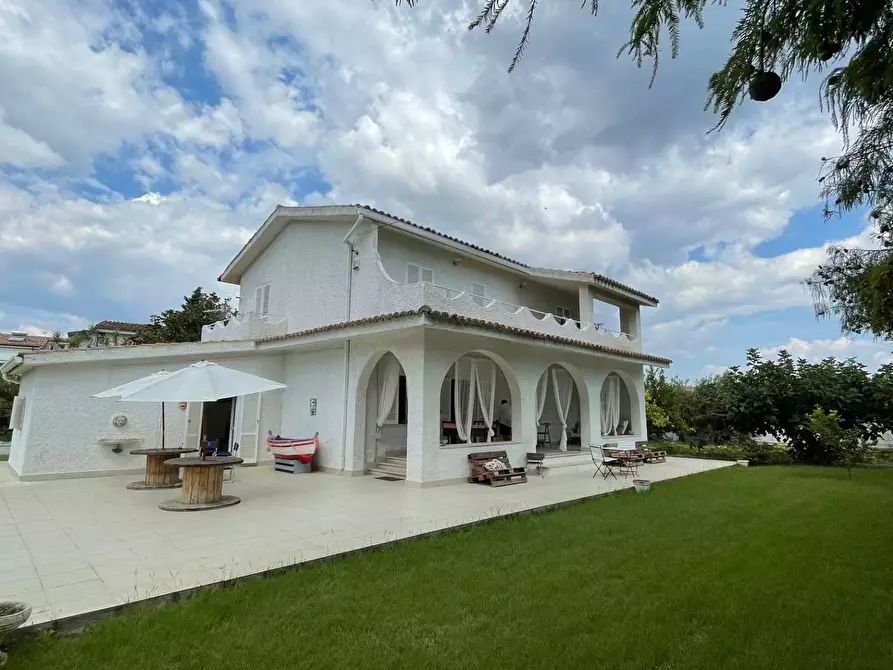 Immagine 1 di Villa in vendita  in Contrada Marincoli a Amaroni