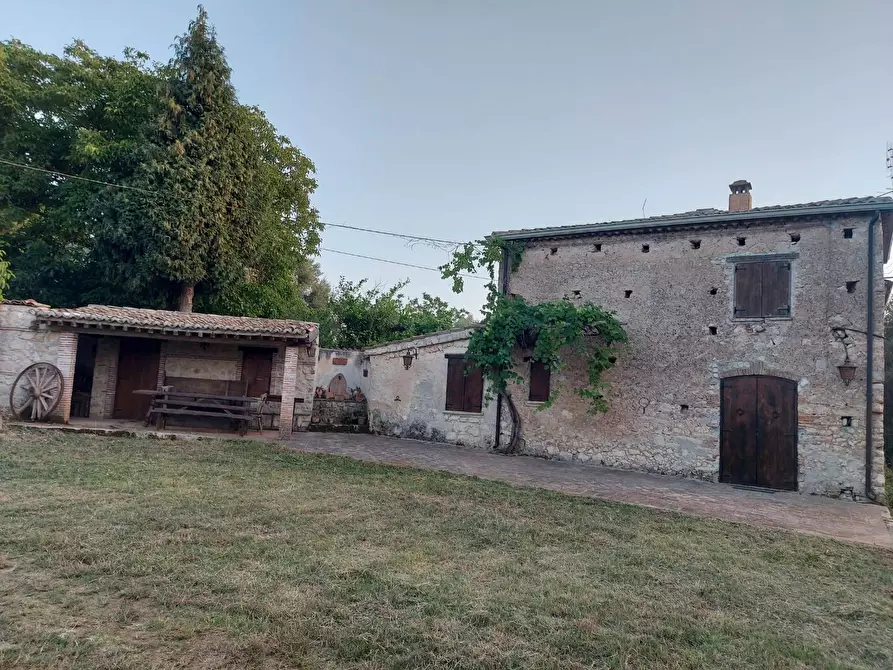 Immagine 1 di Villa in vendita  a Zaccanopoli