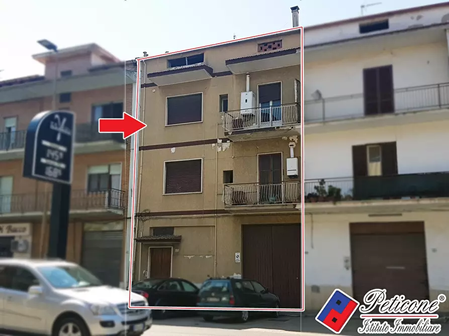 Immagine 1 di Appartamento in vendita  in Via Roma a Fondi