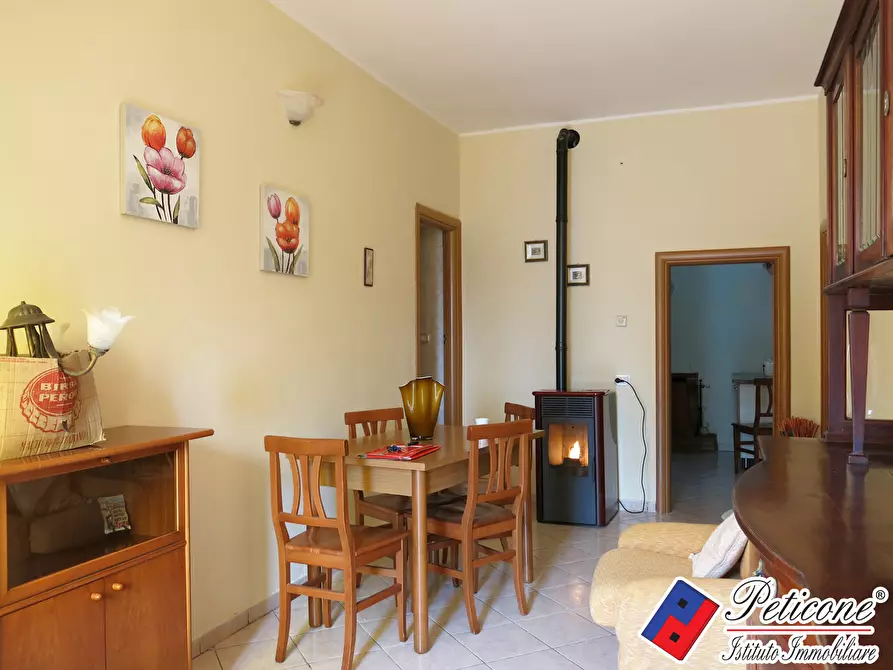 Immagine 1 di Appartamento in vendita  in Viale Glorioso a Campodimele
