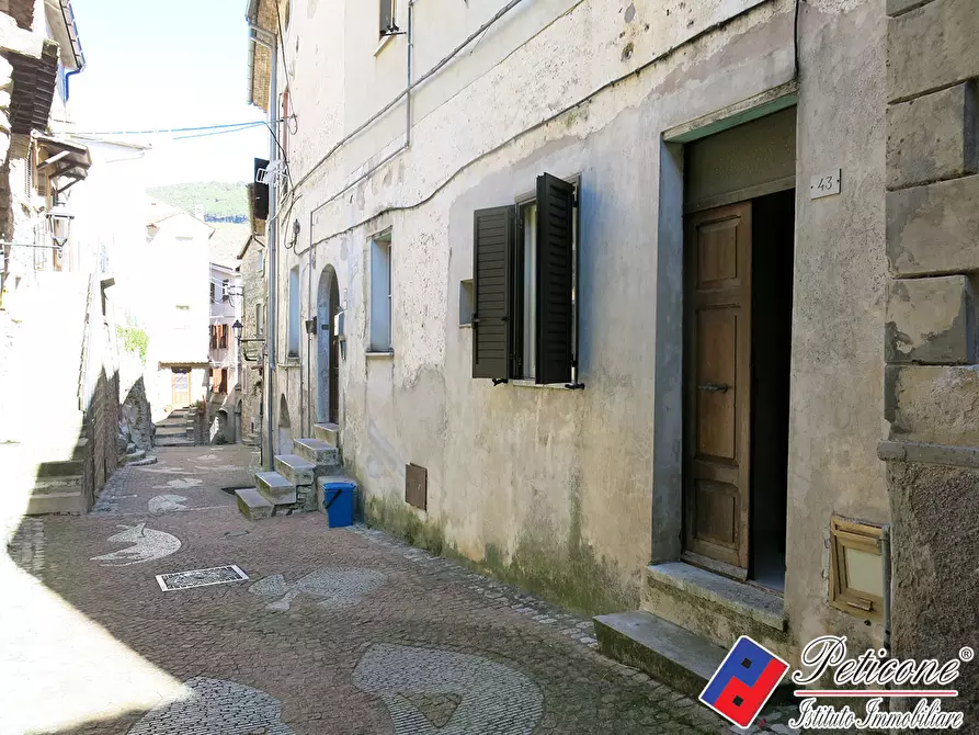 Immagine 1 di Appartamento in vendita  in Via Impero Romano a Lenola