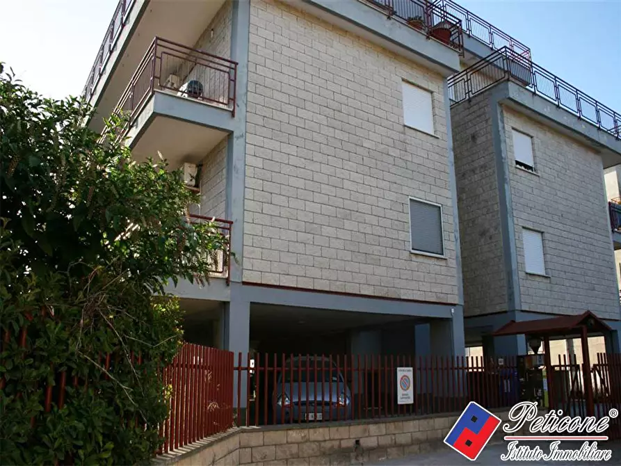 Immagine 1 di Appartamento in vendita  in Via Guglielmo Marconi a Gaeta