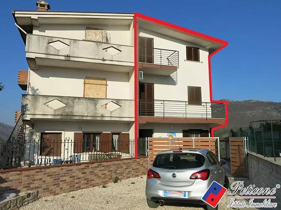 Immagine 1 di Appartamento in vendita  in Via fratelli Roselli a Lenola