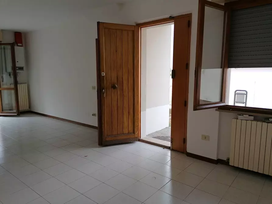 Immagine 1 di Appartamento in vendita  in Bellocchi a Fano